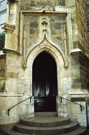 Katedrla sv. Petra a Pavla, Brno. Jin gotick peds. Stav po rekonstrukci v roce 2002