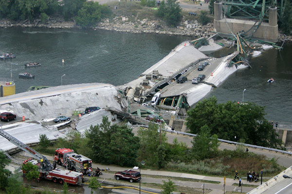 Obr. 3. Zcen most pes eku Mississippi v roce 2007