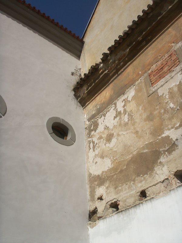 Obr. 5. Detail obnovenho sousednho objektu a nosn zdi pivovaru