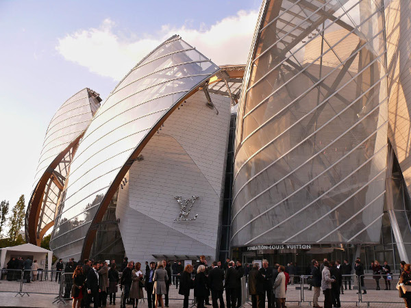 Pohled na dokončenou budovu nadace Fondation Louis Vuitton