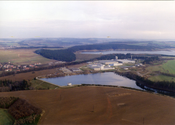 Obr. 12. Letecký pohled na přehradu, úpravnu vody a kalovou nádrž