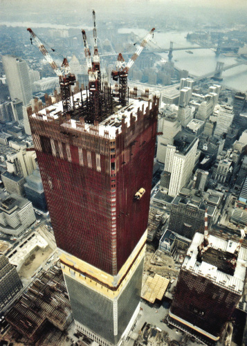 Obr. 19. Montáž nosné konstrukce věže 1WTC, zdroj: eralsoto