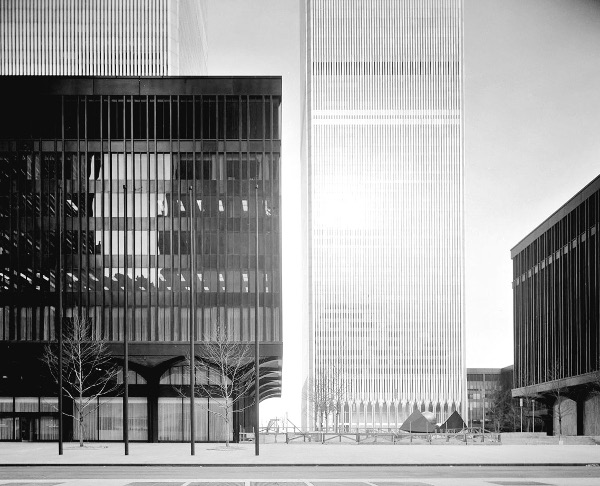 Obr. 37. Poloprázdný komplex WTC v roce 1980