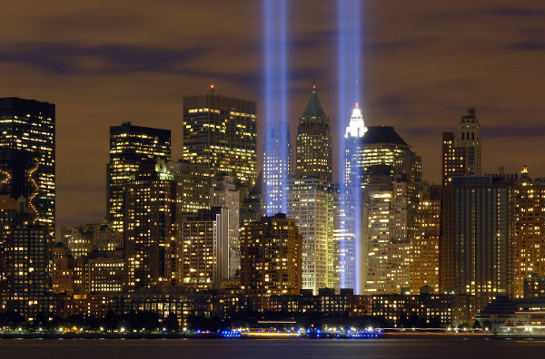 Obr. 4. Tradiční výroční připomínka zničených Twin Towers Tribute in Light