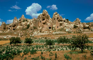 Jeskynní obydlí v turecké Kapadocii
