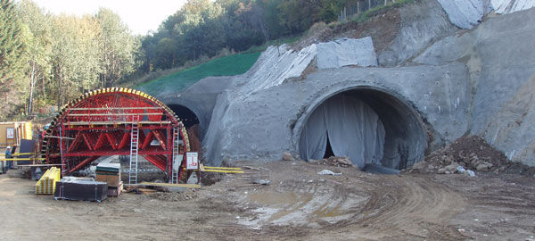 Stavba dálnice D 8 - Tunel Libouchec, severní portál tunelu