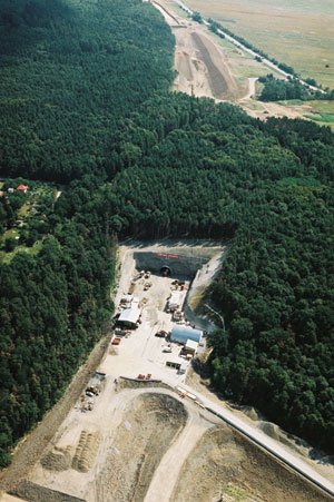Rozvadovský portál, letecký pohled na stavbu tunelu v roce 2004