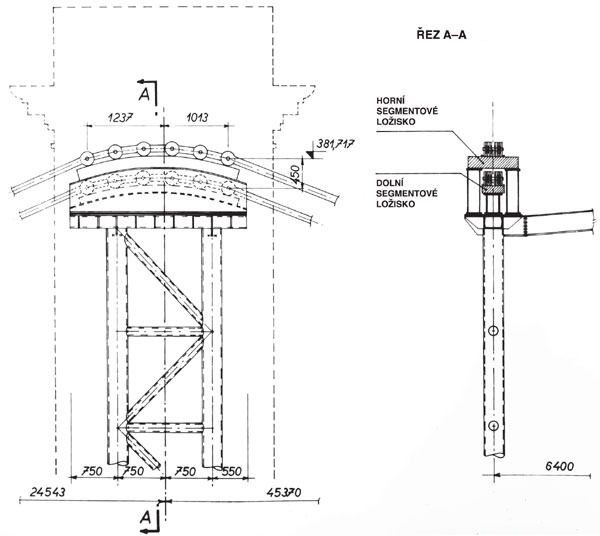 Detail pylonu s vnitřní ocelovou konstrukcí
