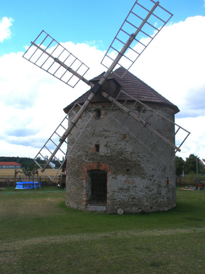 Větrný mlýn, obec Přemyslovice, okres Prostějov, kraj Olomoucký.