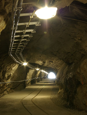 Pohled do páteřní štoly nového pracoviště podzemního a výukového střediska Josef 