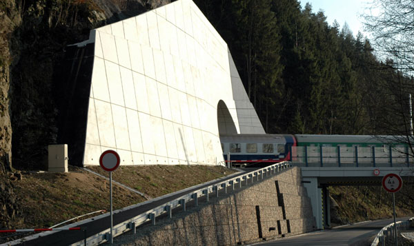 Tunel Hněvskovský II - portál vjezdu