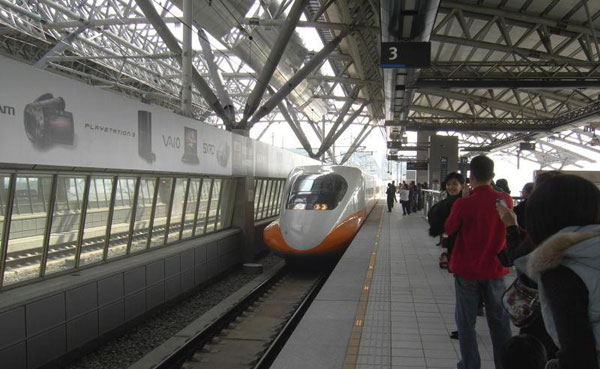 Obr. 14. Vlak vjíždí do stanice Taichung