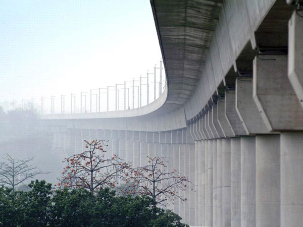 Obr. 4. Nekonečné pole standardních viaduktů o rozpětí 30 nebo 35 m