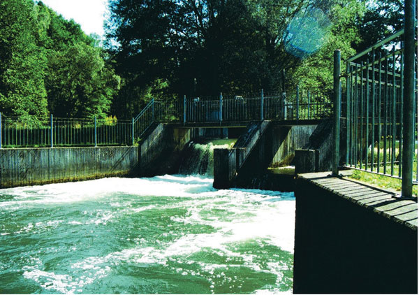 Obr. 2. Říčka Roth je za sucha napájena vodou z průplavu Mohan-Dunaj