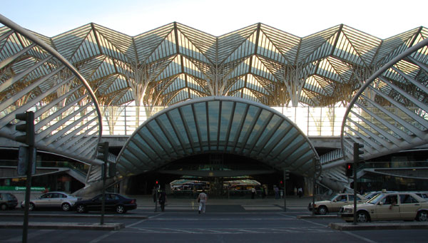 Lisabon - hlavní vstup do nádraží Station Oriente 