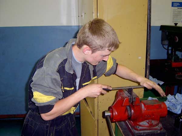 Praktická příprava žáků tříletých učebních oborů automechanik