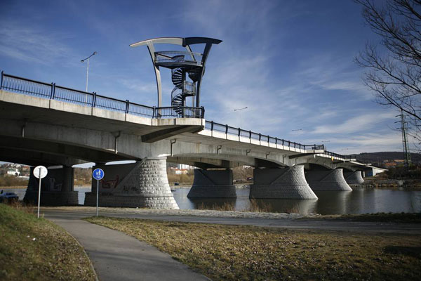 Mosty s podpisem Václava Macha: Lahovický most, 2004