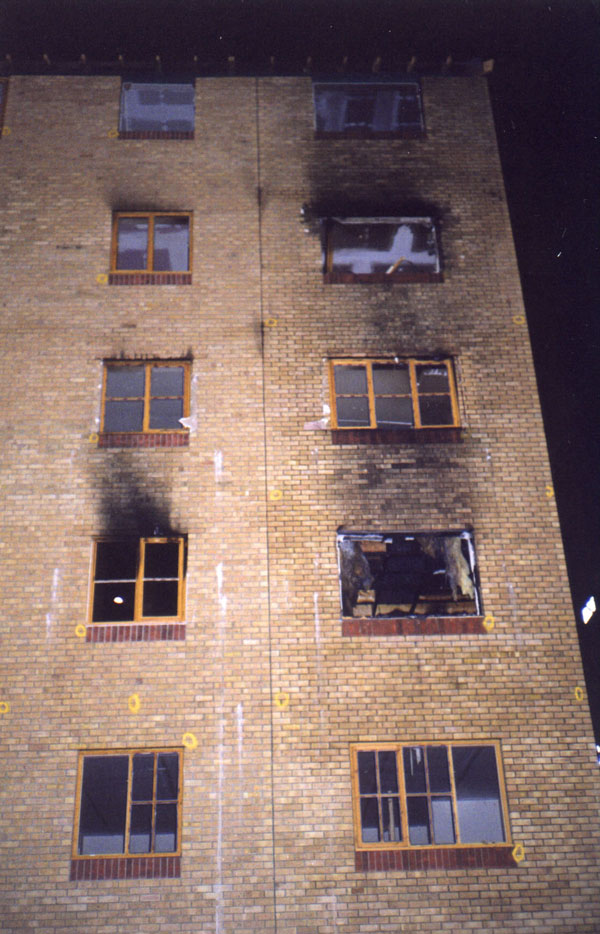 Obr. 2. Část severní fasády po požárních zkouškách
