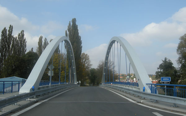 Pohled na konstrukci mostu po dokončení stavby