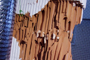 Obr. 11. Zdivo na polyuretanovou pěnu, porušení zkušebního vzorku stěny