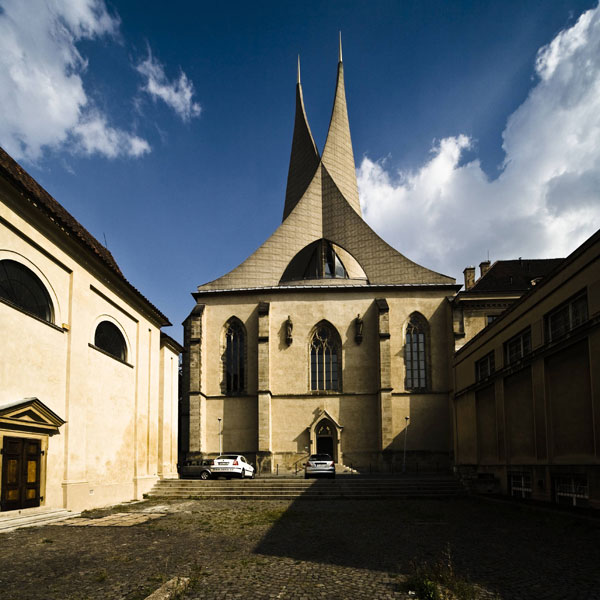 Klášter beuronských benediktinů u kostela
