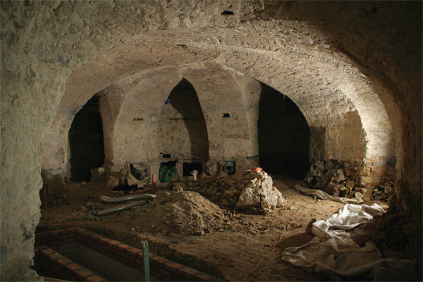 Grotta během archeologického průzkumu