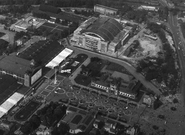 Obr. 1. Budova Sportovní haly v Praze - Holešovicích před dokončením v roce 1963