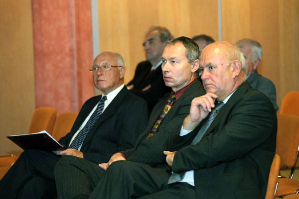 ¤ Zleva: Ing. Miroslav Loutocký; doc. Dr. Ing. Vladimír Kebo; doc. Ing. Alois Materna, CSc., MBA 