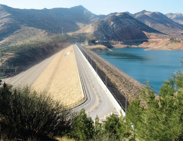 Hlavní účel stavby přehrady Duhok je zásobovat město Duhok a okolí pitnou a užitkovou vodou a akumulovat vodu pro závlahy