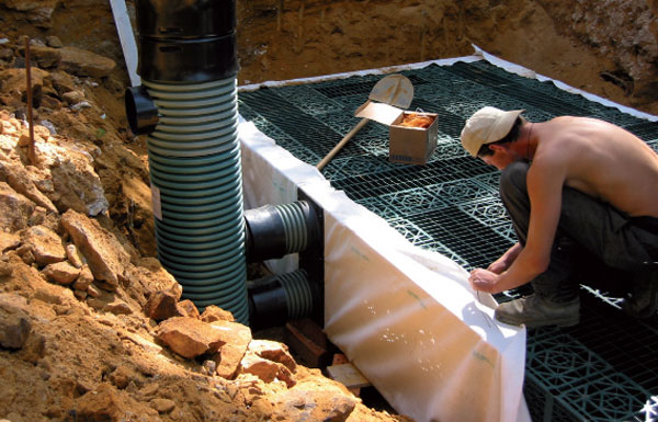 Budování podzemní retardační nádrže pro srážkovou vodu