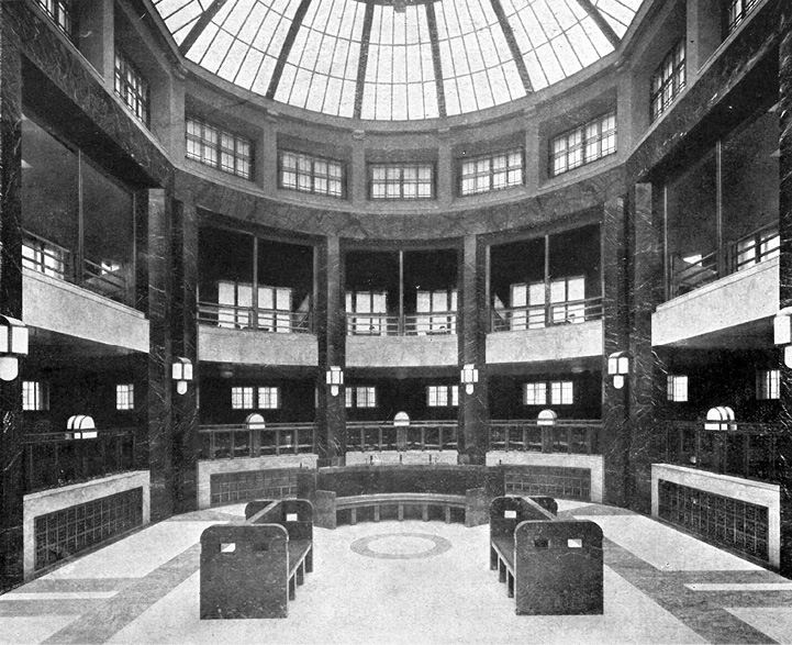 Obr. 07 Dvorana ústřední státní pokladny v Praze od Aloise Špalka ml. po dokončení, 1927 (zdroj: [2, str. 123])