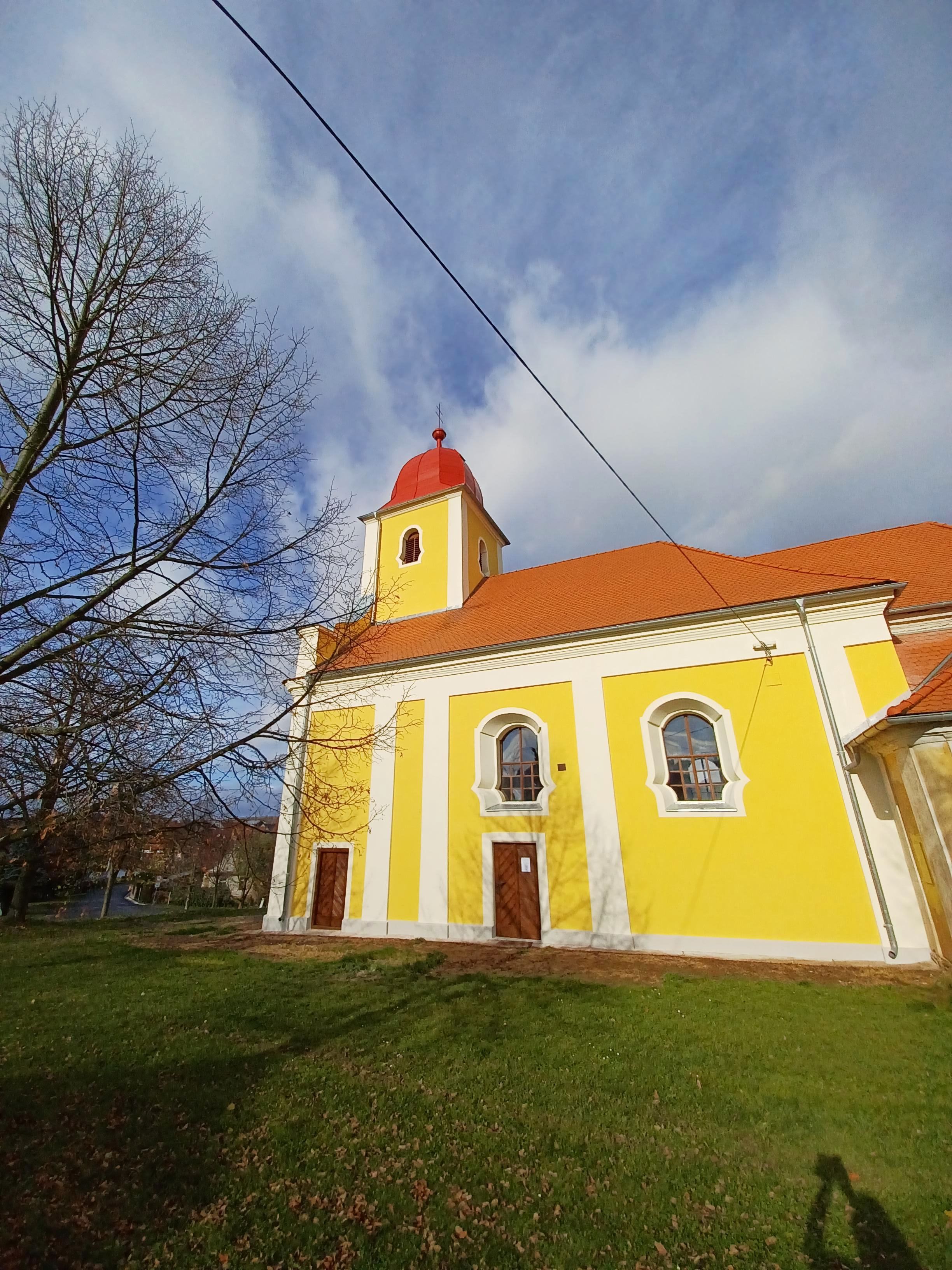 Obr. Kostel Volduchy u Rokycan po renovaci