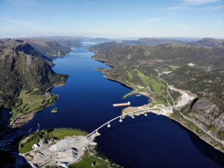 Obr. 4 Astfjordbrua  Losos cesta, Norsko, 2019