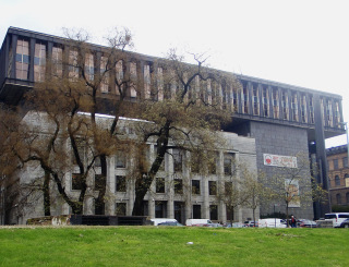 Obr. 11 Budova Federálního shromáždění (v současnosti Nová budova Národního muzea) v Praze (foto: Petr Zázvorka)