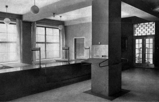 Obr. 06 Automatická telefonní ústředna v Praze na Letné, velká dvorana, 1929–1931 (zdroj: [2], str. 82)