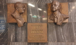 Obr. 10 Busty Vladimra Lista a Bohumila Belady ve vestibulu praskho metra, stanice Muzeum (foto: Tom Mal)