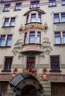 Hotel Central z let 18991900 v Praze byl postaven ve stylu secese, pestavn byl naposledy v letech 2002 a 2004 (foto: Petr Zzvorka, 2020)