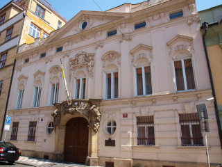 Valterv palc, Praha, z let 18911892, od roku 1929 sdlo papesk nunciatury (zdroj: VitVit, 2012, Wikimedia Commons, CC-BY SA 3.0)