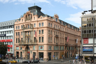 Palc Assicurazioni Generali, Praha, 1895 (zdroj: Jaroslav Zastoupil-Gampe, 2011, Wikimedia Commons,  CC BY-SA 3.0)