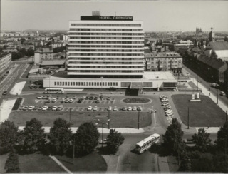 Obr. 02a Historický pohled na hotel Černigov z konce sedmdesátých let 20. století