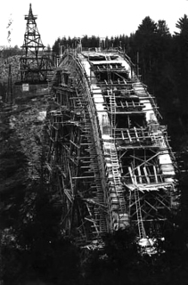 Stavba unikátní dřevěné skruže mostu v Bechyni, 1926–1928
