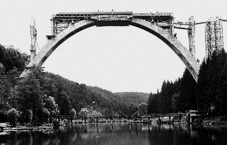 Betonáž mostu v Bechyni, 1926–1928 