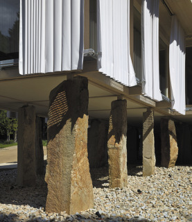Detail založení pavilonu na žulových monolitech
