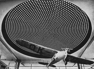 Sklobetonová  kopule  čsl.  pavilonu  na  světové  výstavě  v  Paříži,  1938  (Ing. J. Polívka)
