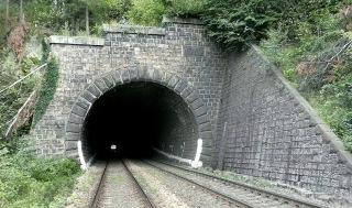 Obr. 14 Nhovsk tunel (zdroj: Databze most a tunel R; Nhov/Lubn [on-line, cit. 2023- 04-04], dostupn z: https://www.mosty-tunely.cz/objekty/detail/nihov-lubne/)
