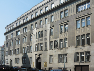 Obr. 06 Palác Pražské železářské společnosti, Praha, 1906–1907 (zdroj: Gampe, Wikimedia Commons, 2011, CC BY-SA 4.0)