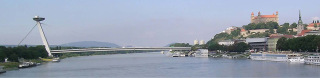 Obr. 09 Most SNP cez Dunaj v Bratislave, otvorený v roku 1972 (foto: I. Baláž)