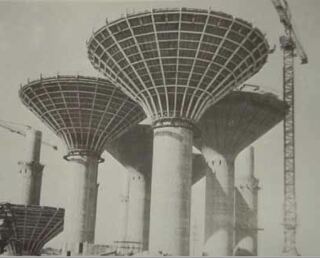 Stavba vovch vodojem v Kuvajtu (1972), beton kalich