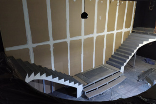Obr. 09–11 Realizace ocelového schodiště vestavby ve výstavním sálu, 3.NP, objekt C
