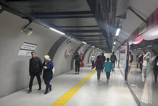 Obr. 14 Přístupový tunel z vestibulu u Bosporu k dolní stanici lanovky